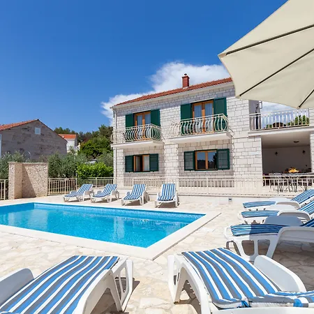 Your Family Haven Villa Vjeka, Brac Island, Heated Pool * Sumartin
