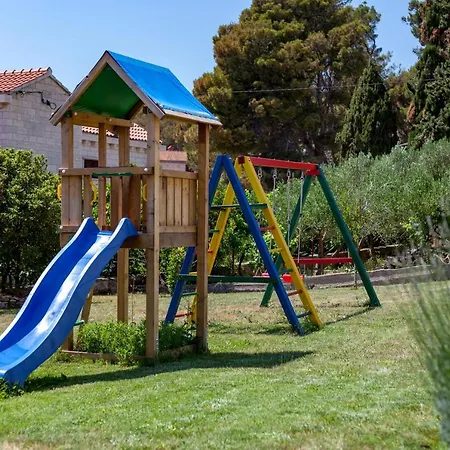 Your Family Haven Villa Vjeka, Brac Island, Heated Pool Sumartin