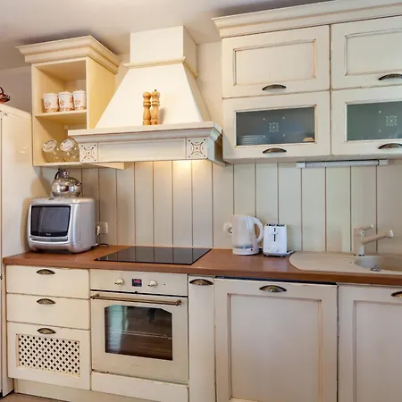 Vjeka Cozy Family Retreat With Heated Pool, Brac Island *