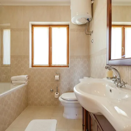 Vjeka Cozy Family Retreat With Heated Pool, Brac Island * 수마르틴