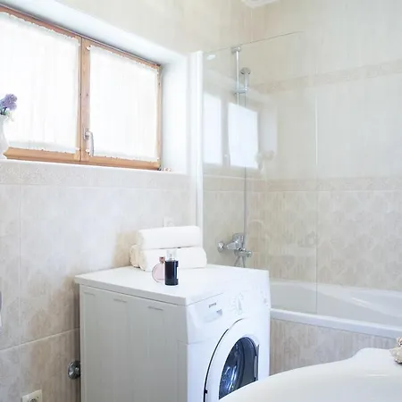 빌라 Vjeka Cozy Family Retreat With Heated Pool, Brac Island