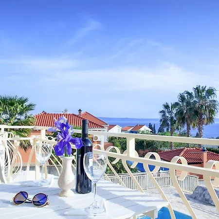 빌라 Vjeka Cozy Family Retreat With Heated Pool, Brac Island 수마르틴