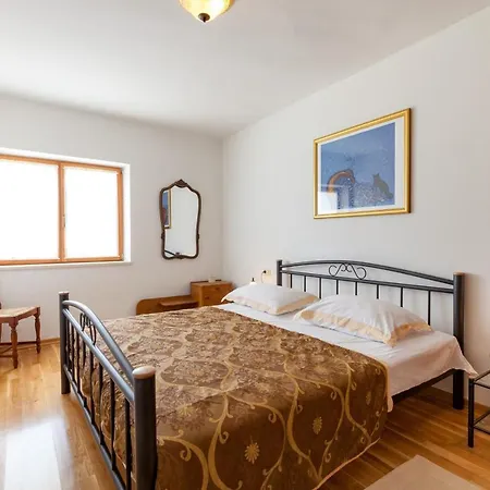 Vjeka Cozy Family Retreat With Heated Pool, Brac Island 빌라