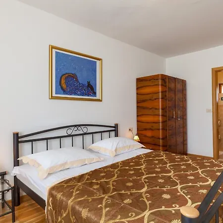 Vjeka Cozy Family Retreat With Heated Pool, Brac Island 수마르틴